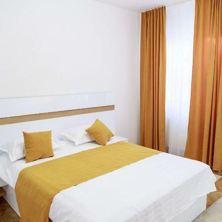 Strada Muresenilor - Savas Apartament บราชอฟ ภายนอก รูปภาพ
