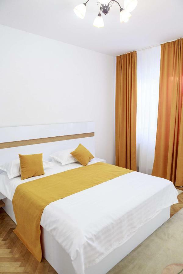 Strada Muresenilor - Savas Apartament บราชอฟ ภายนอก รูปภาพ